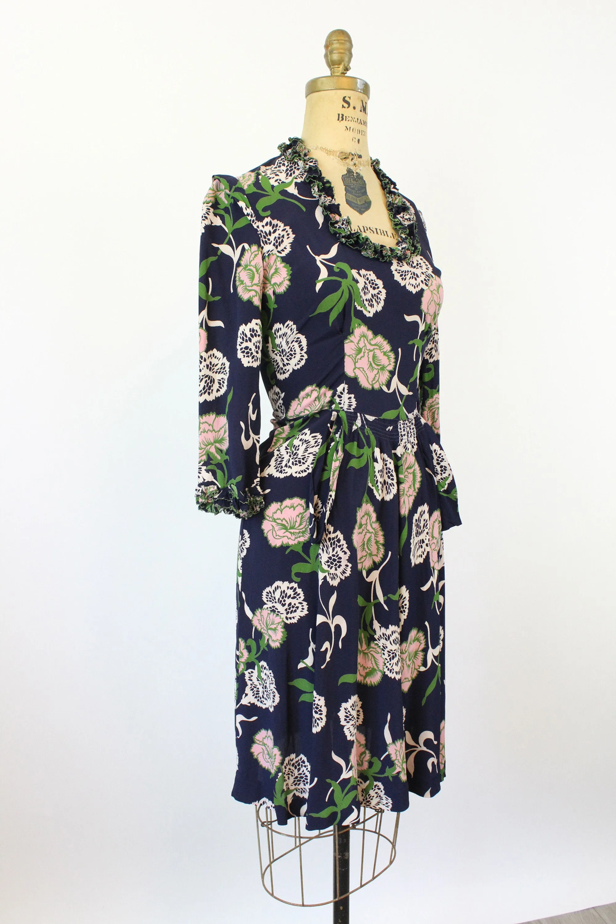1930s 1940s PINK CARNATION rayon floral dress xs | new fall