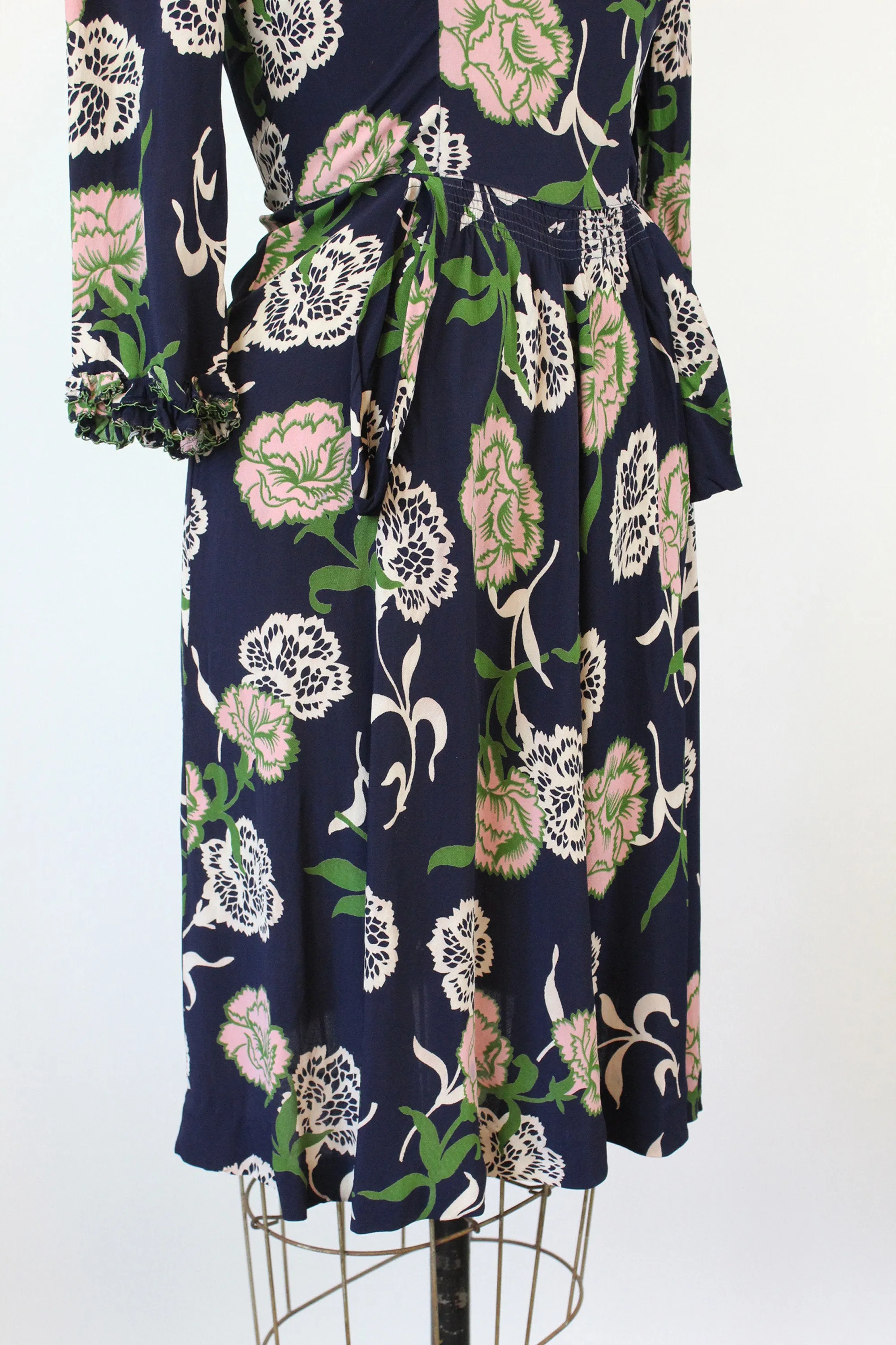 1930s 1940s PINK CARNATION rayon floral dress xs | new fall