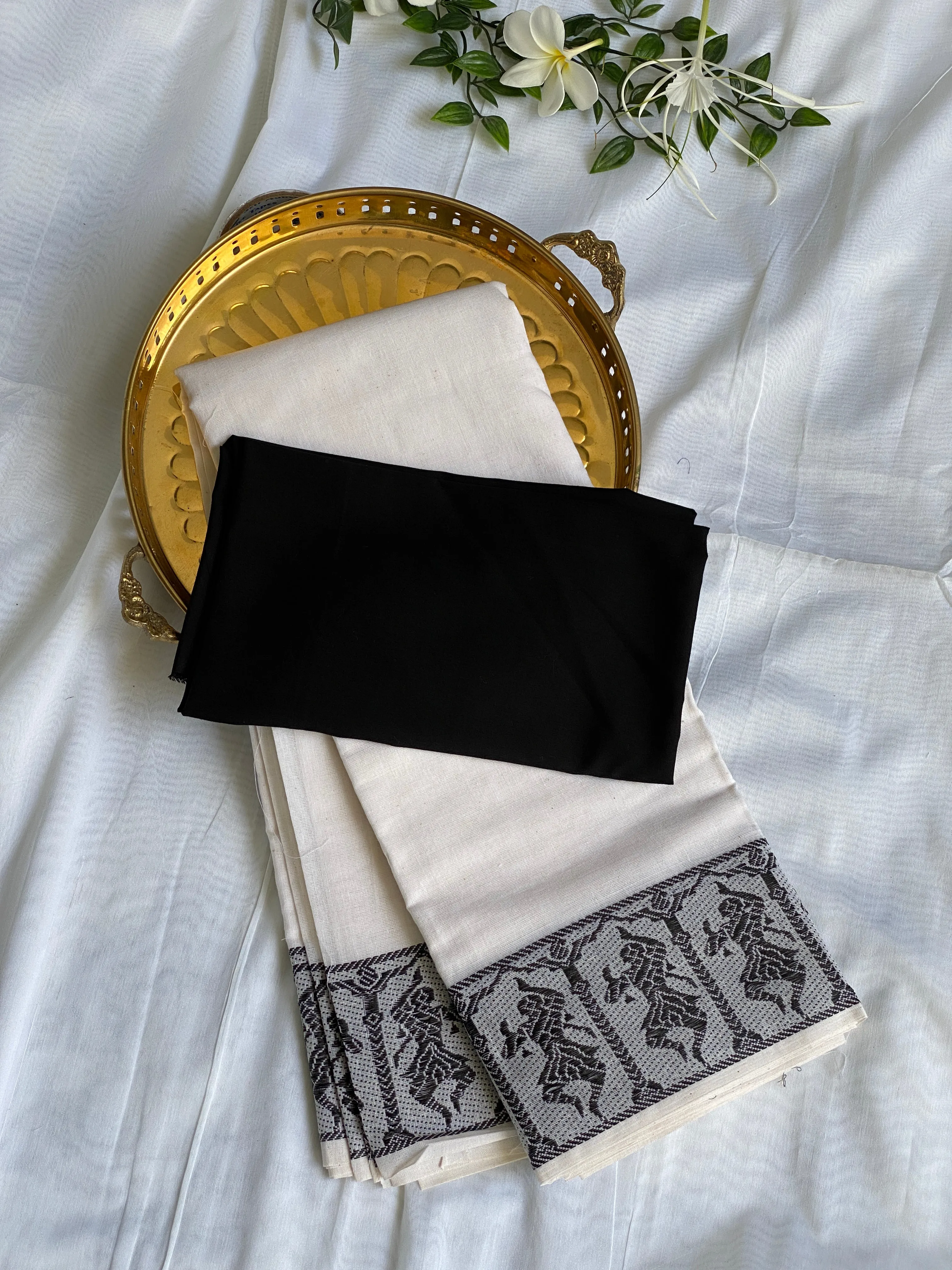 Blouse   Dancing girls woven border | Seashell white