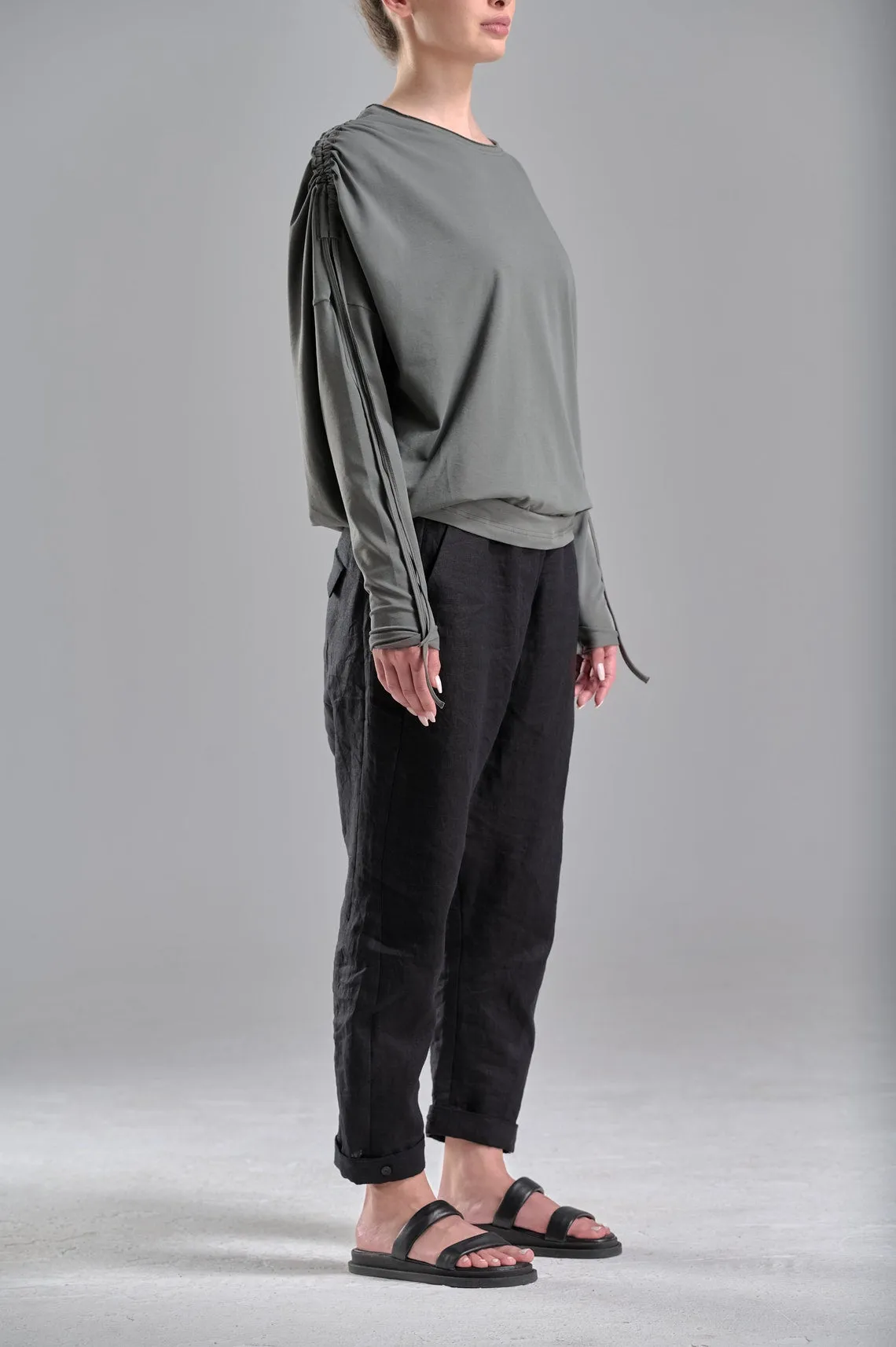 DRAPED SHOULDER LONG SLEEVED LOOSE TOP
