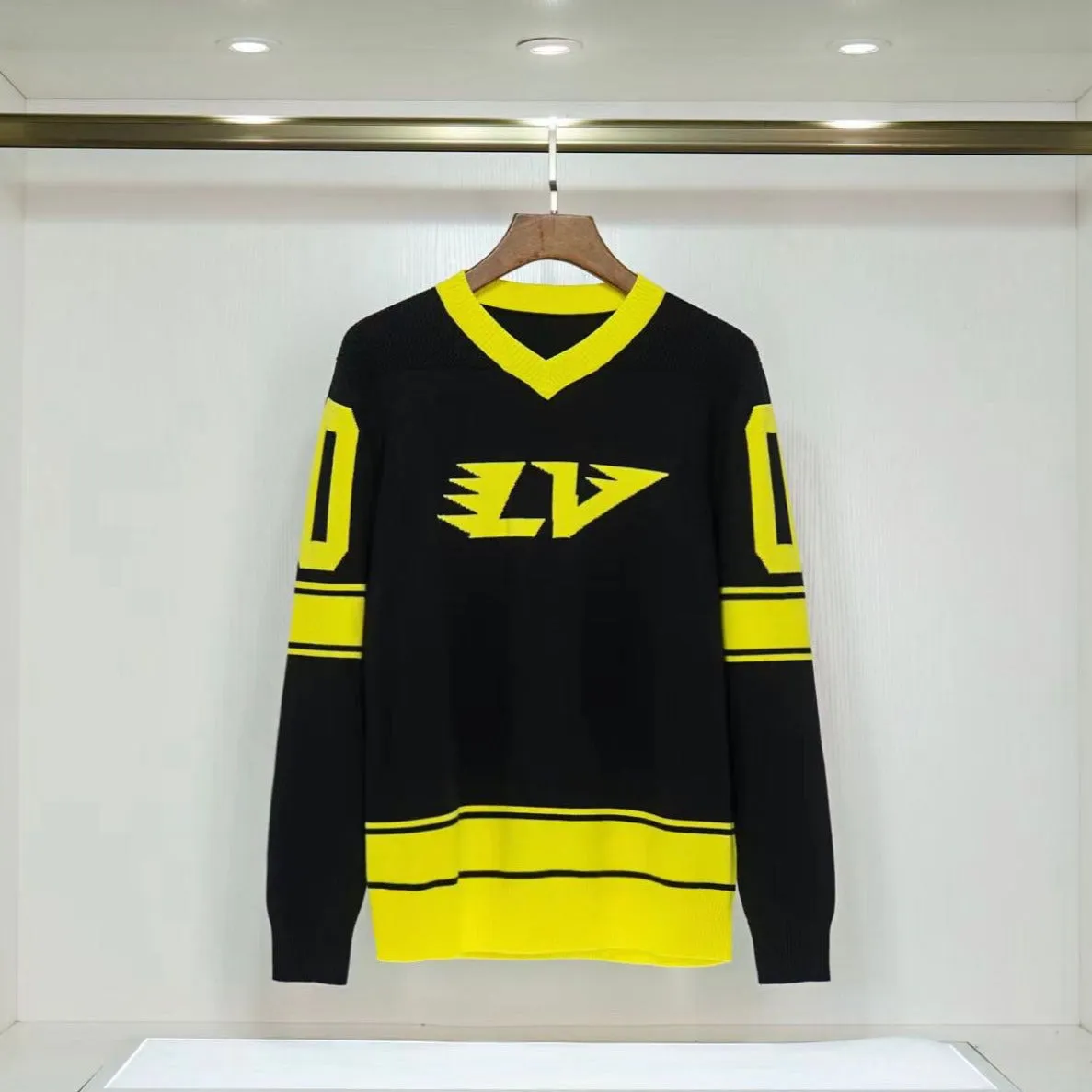 Elegant & Casual Intarsia Football Pullover For Men
