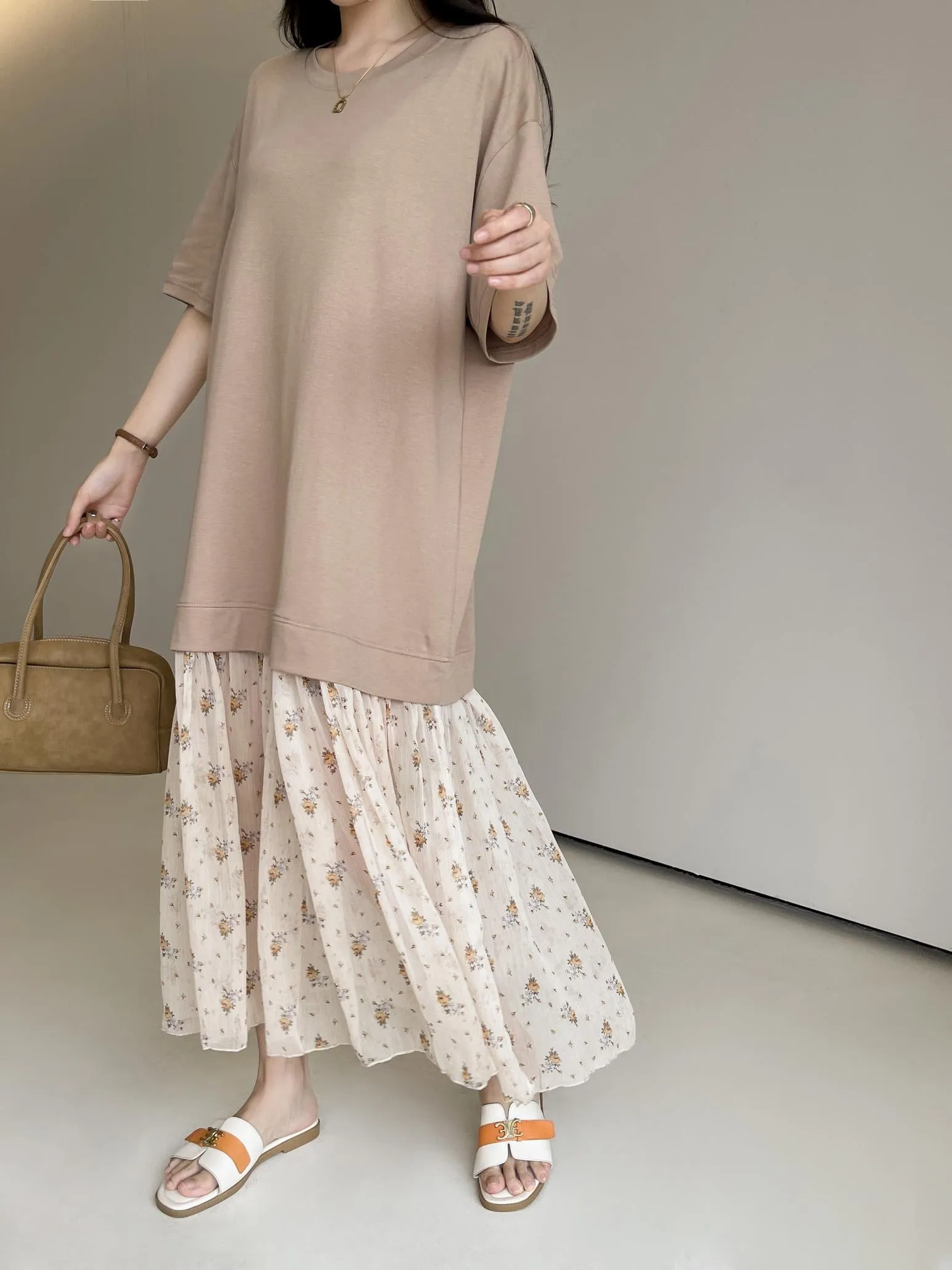 Elegant Round Neck Women's T-Shirt Dress with Patchwork Design