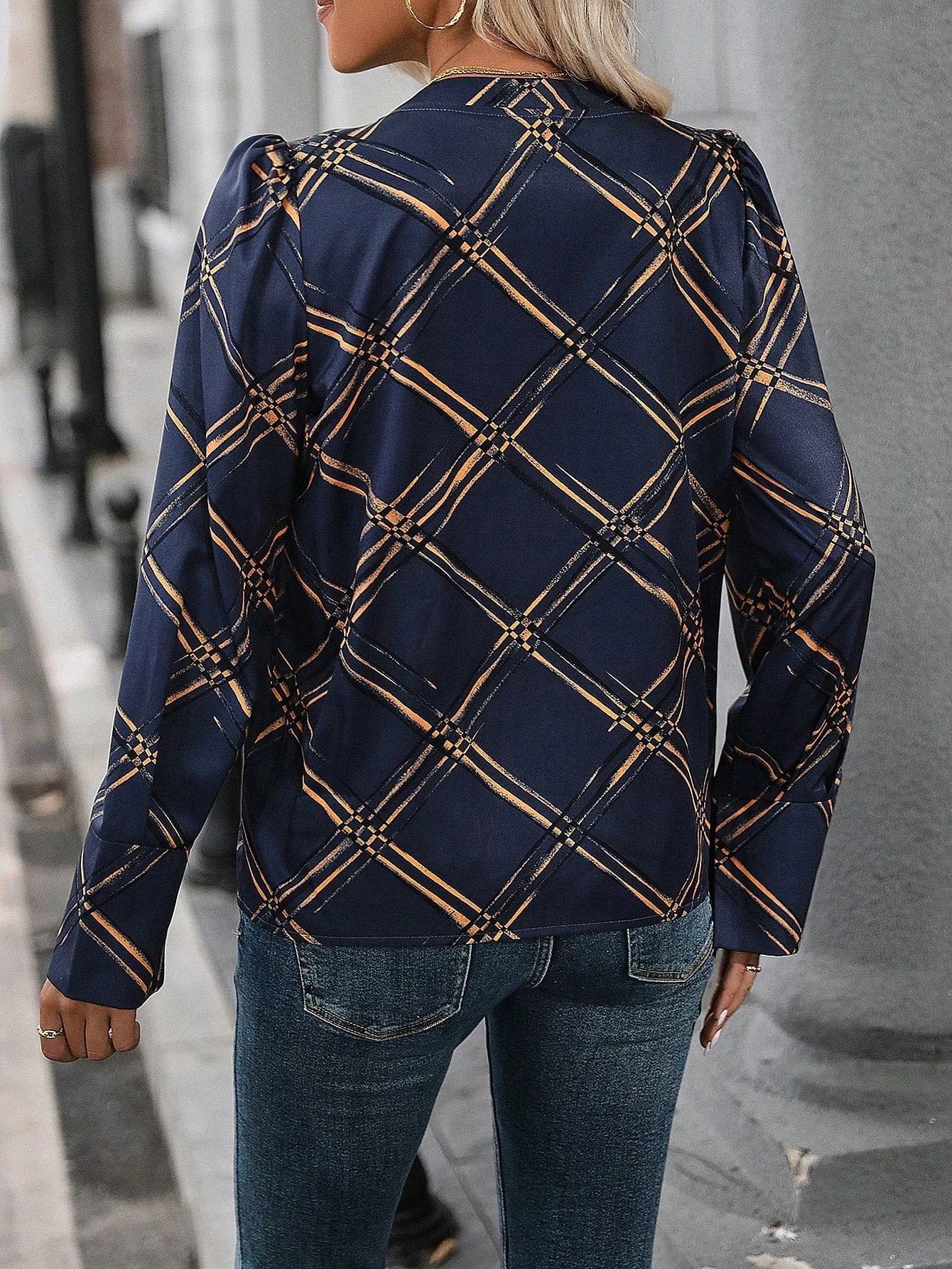 Graphic Print Puff Sleeve Blouse