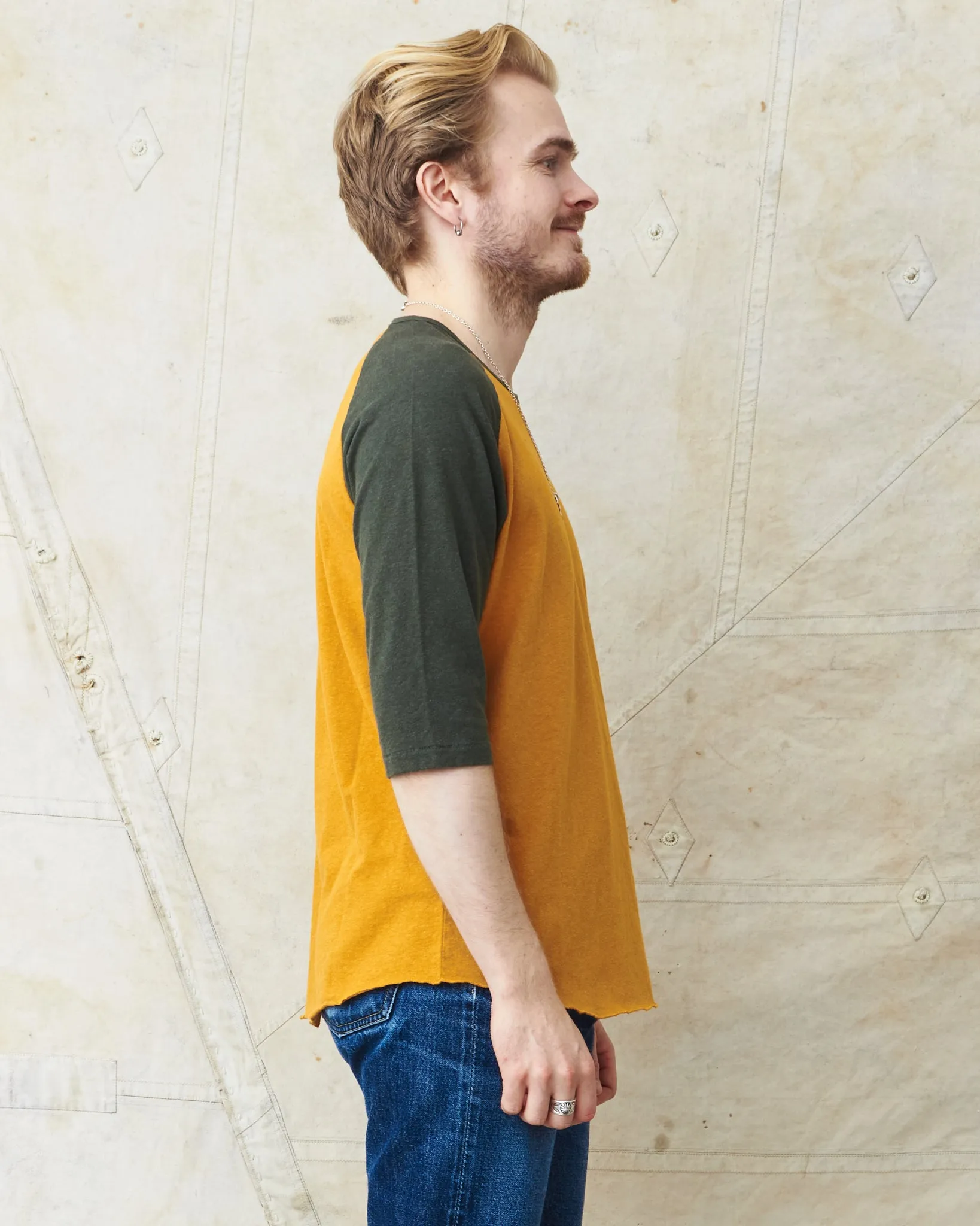 Indigofera Leon Raglan Sweater Orange / Green Resin