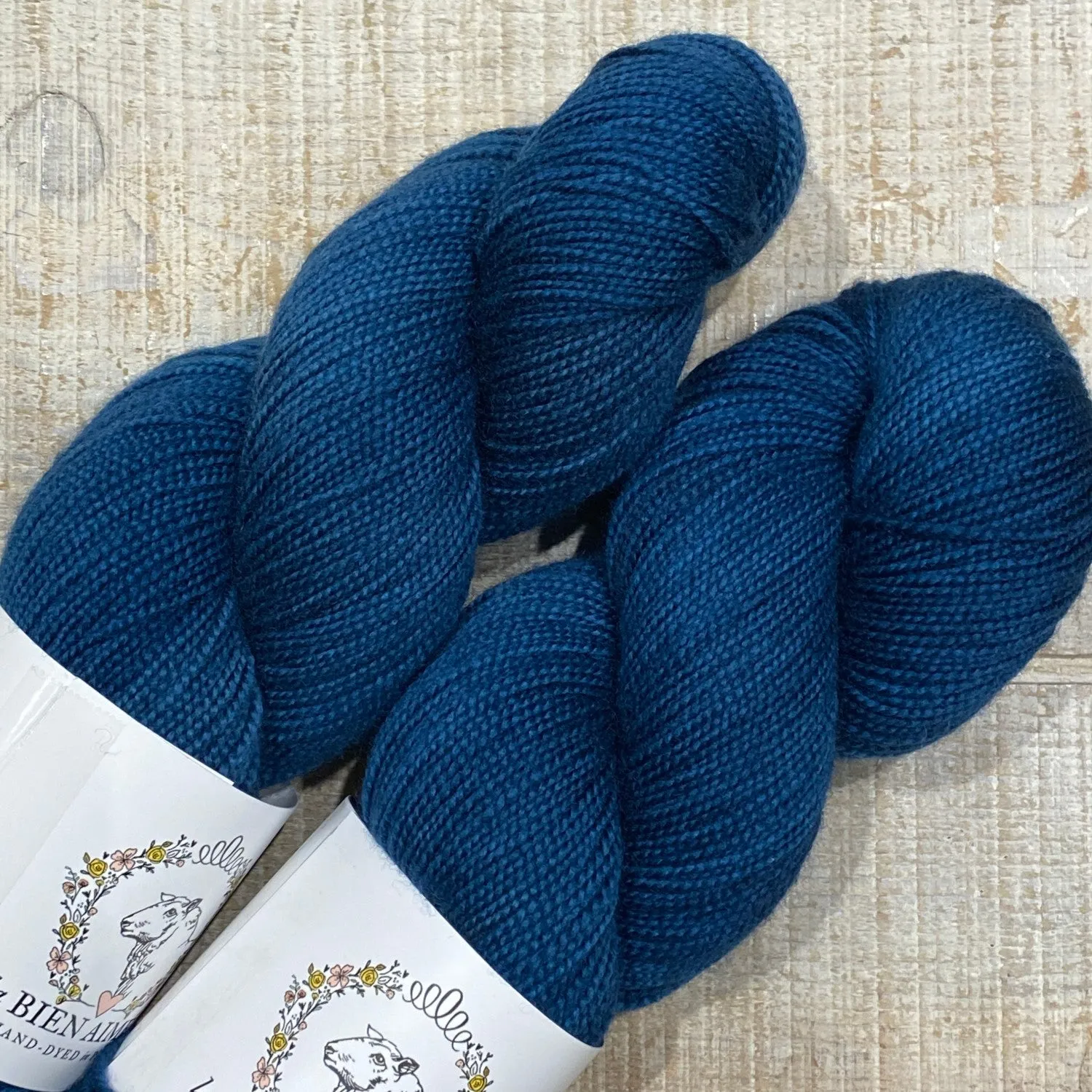 La Bien Aimée Twist Nouveau Fingering