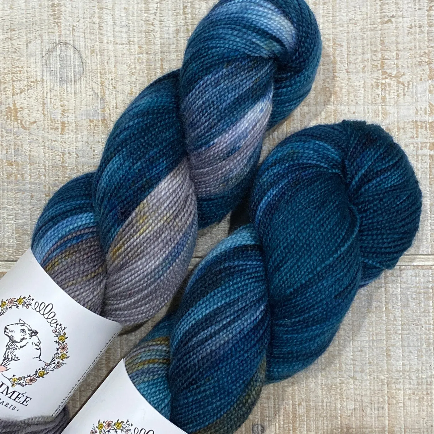 La Bien Aimée Twist Nouveau Fingering