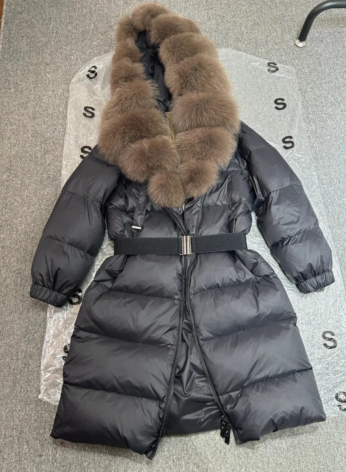 Long Winter Coat. Real Big Fox Fur Collar Belt Loose Puffer