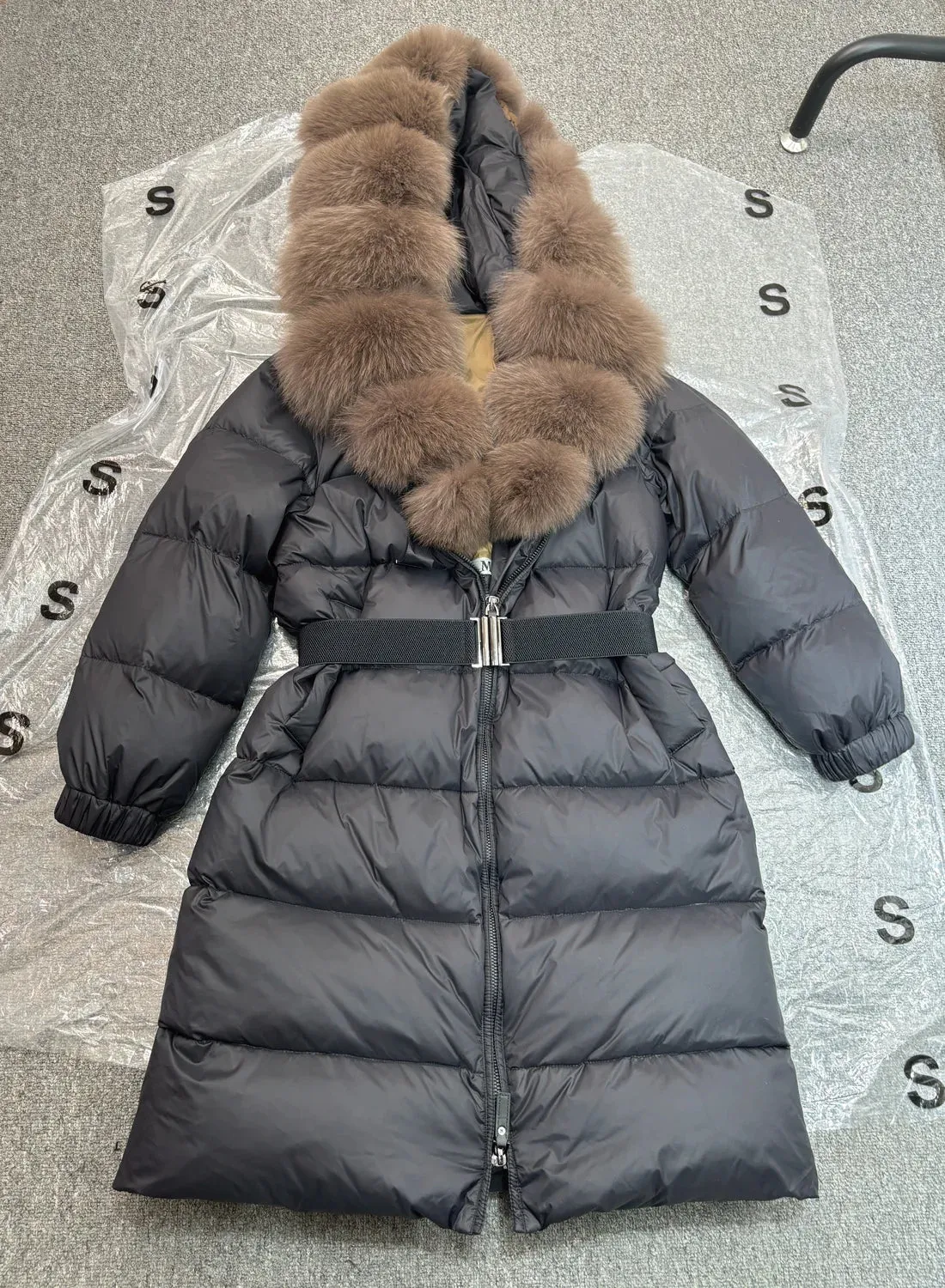 Long Winter Coat. Real Big Fox Fur Collar Belt Loose Puffer