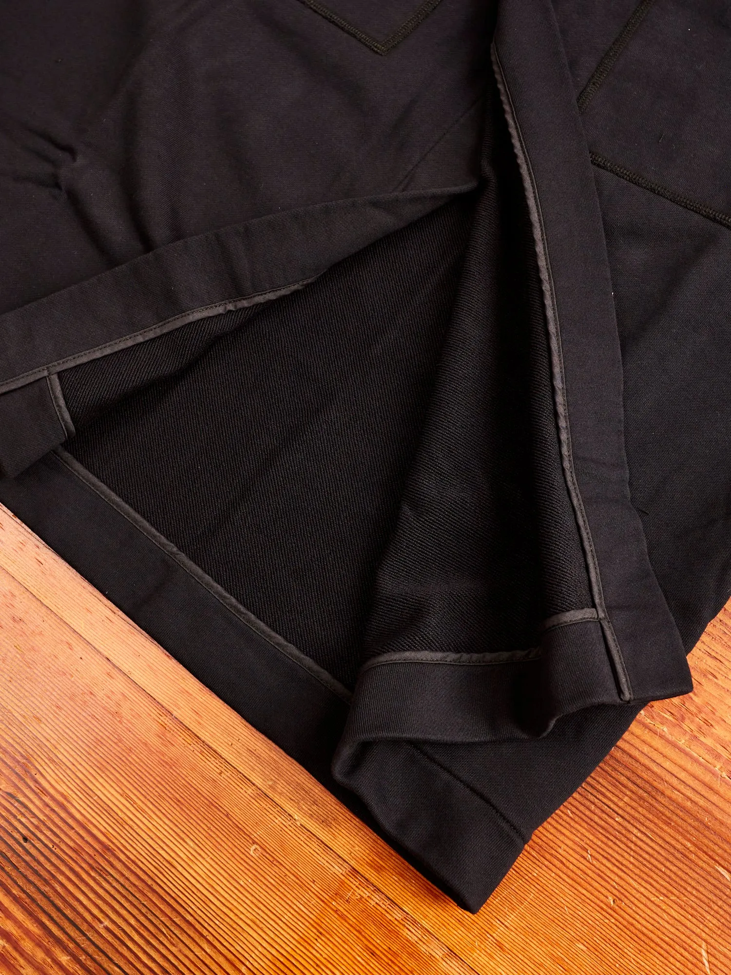 Midweight Terry Hooded Robe in Black