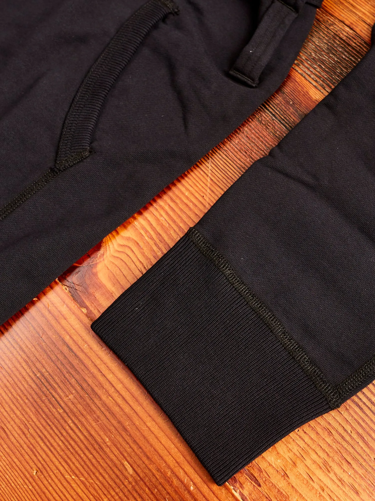 Midweight Terry Hooded Robe in Black