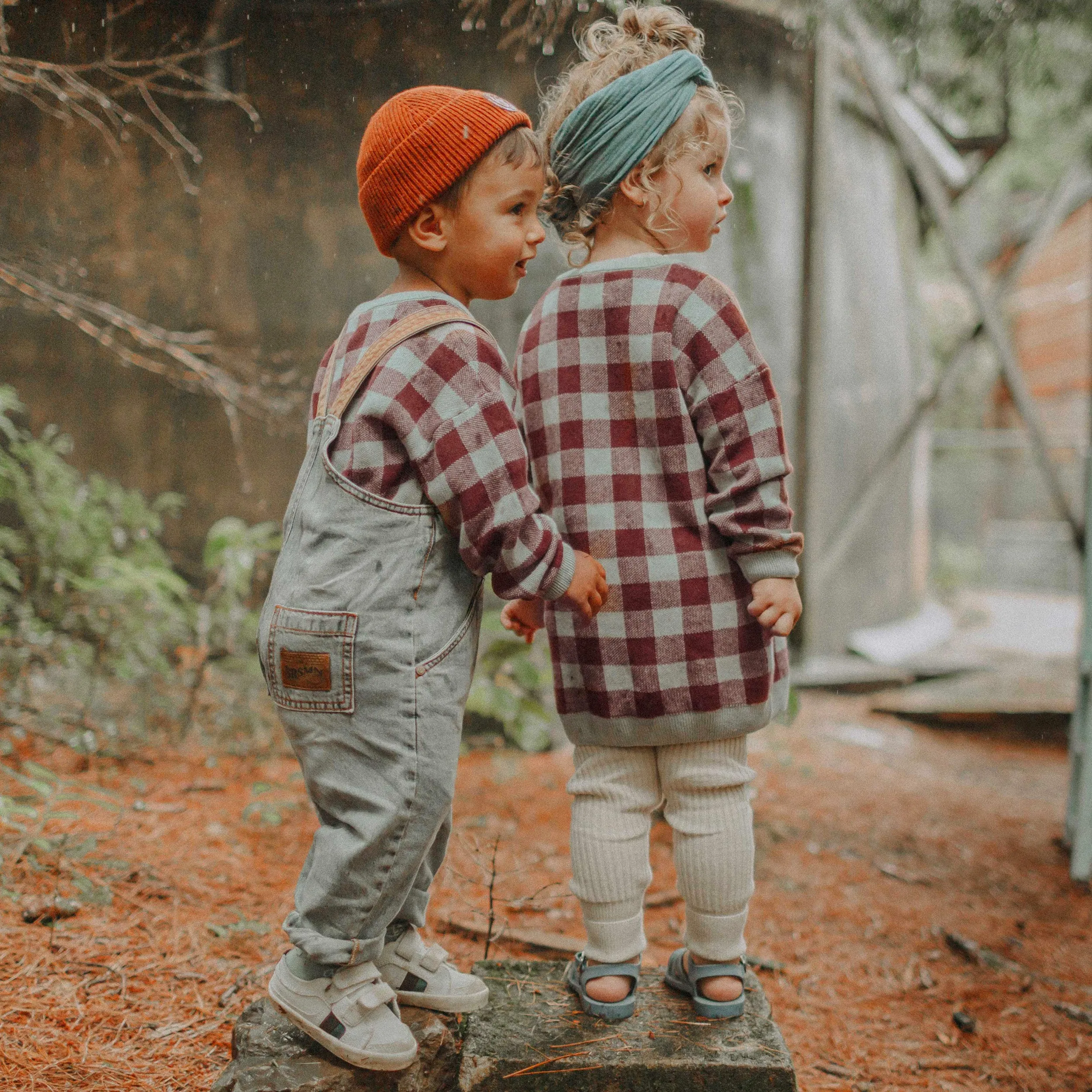 Robe à carreaux bleu et rouille en maille, bébé || Blue and rust plaid dress in knitwear, baby