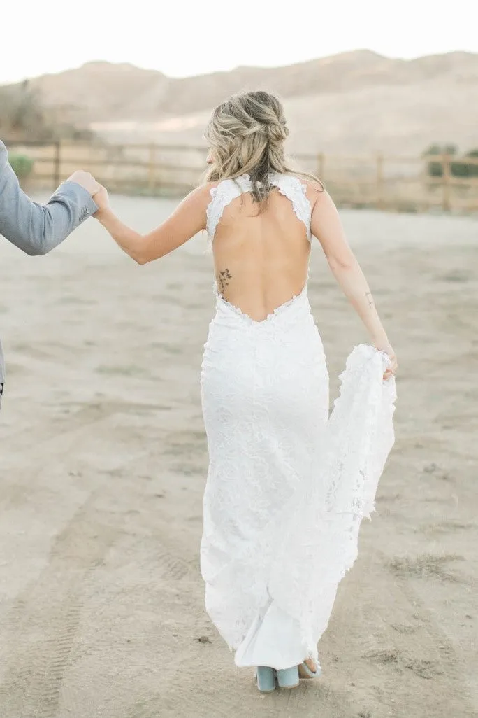 Sleeveless Hollow Back Lace Bride Dresses with Cut Skirt