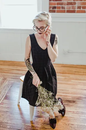 SUNDAY | Black Windowpane