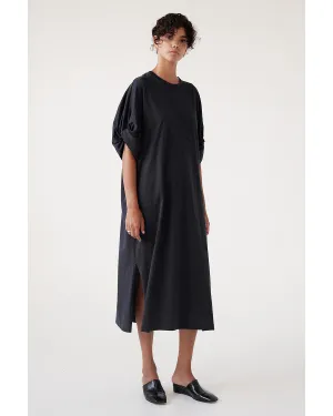 TWISTED SLEEVE TEE DRESS IN BLACK
