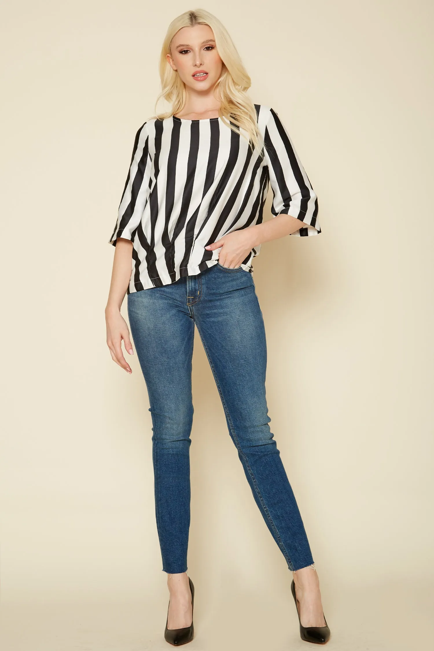 Women's Gathered Hem 3/4 Sleeve Top In Black White Stripe