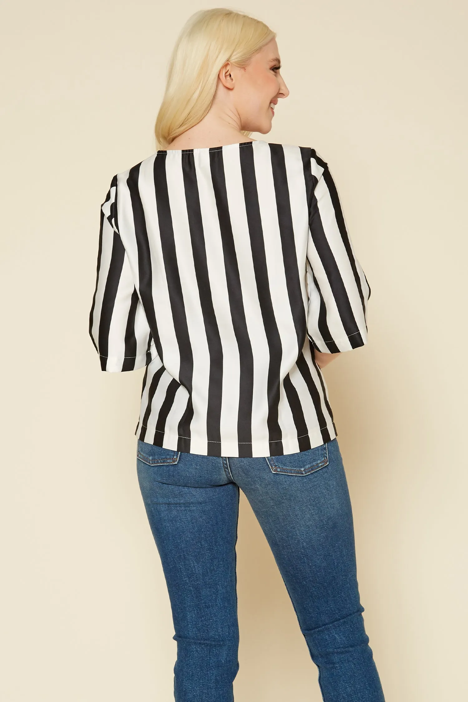 Women's Gathered Hem 3/4 Sleeve Top In Black White Stripe