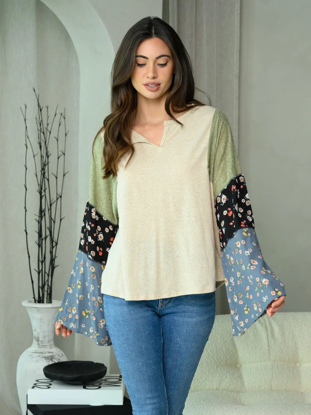 WOMEN'S LONG BELL PRINT SLEEVE V-NECK TOP